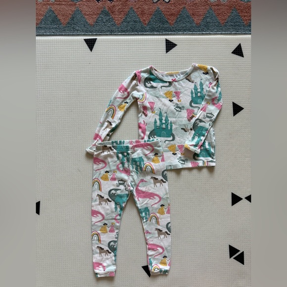 Carters|FREE -Baby girl,toddler pajama set in Dinosaur & dragon novelty print• - Picture 1 of 4